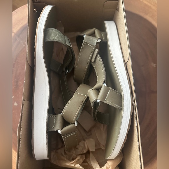 🌈 🚶‍♂️ Teva Original Universal Sandal - NIB  ⛰️ 🏖️ - Picture 4 of 6